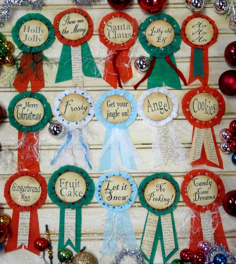 15 CHRISTMAS minis BADGES pins PDF Pattern doll jewelry ribbon primitive tags party streamer angel frosty candy cane gingerbread man 画像 1