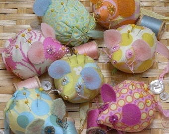 Mice Pincushion PDF Pattern - ribbon Mouse fabric wool pin keep doll decor primitive