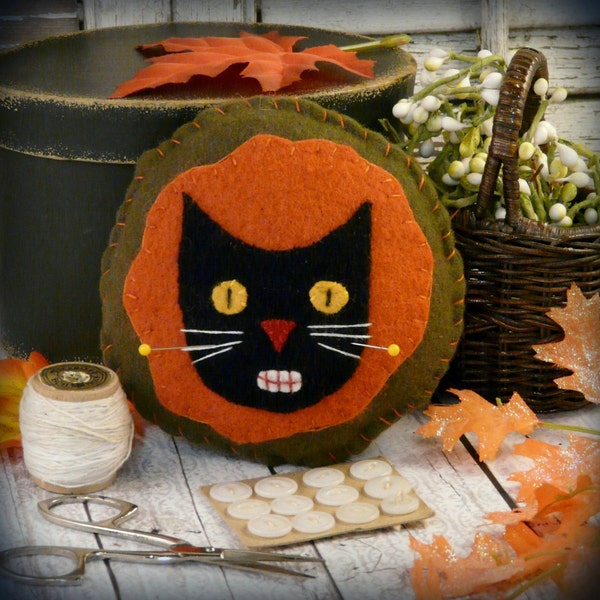 Prim black cat pincushion Halloween pattern - PDF needle pin cushion keep fall wool fabric primitive