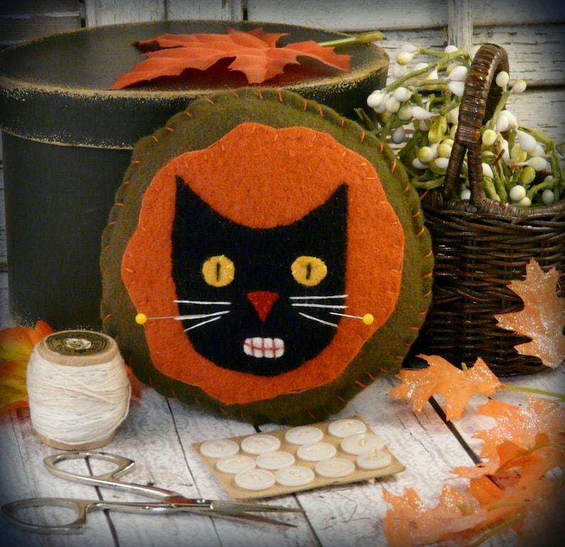 Prim black cat pincushion Halloween pattern PDF needle pin Etsy