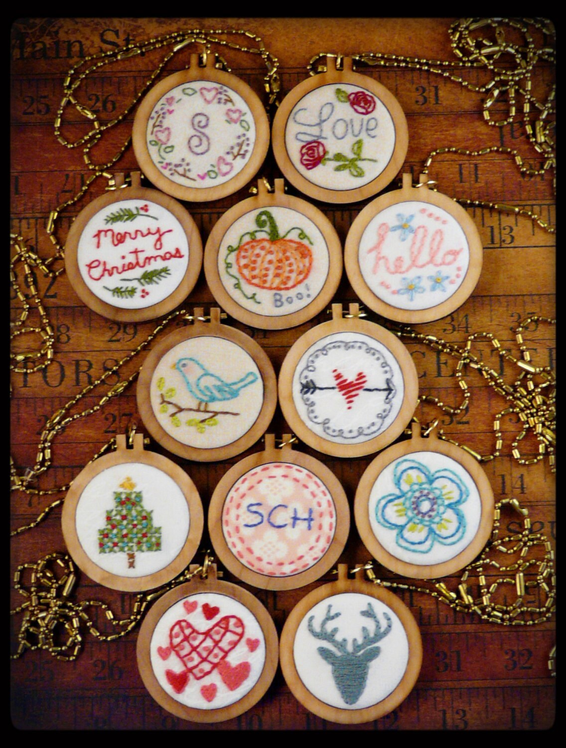 mini embroidery hoops Archives - Hello! Hooray!