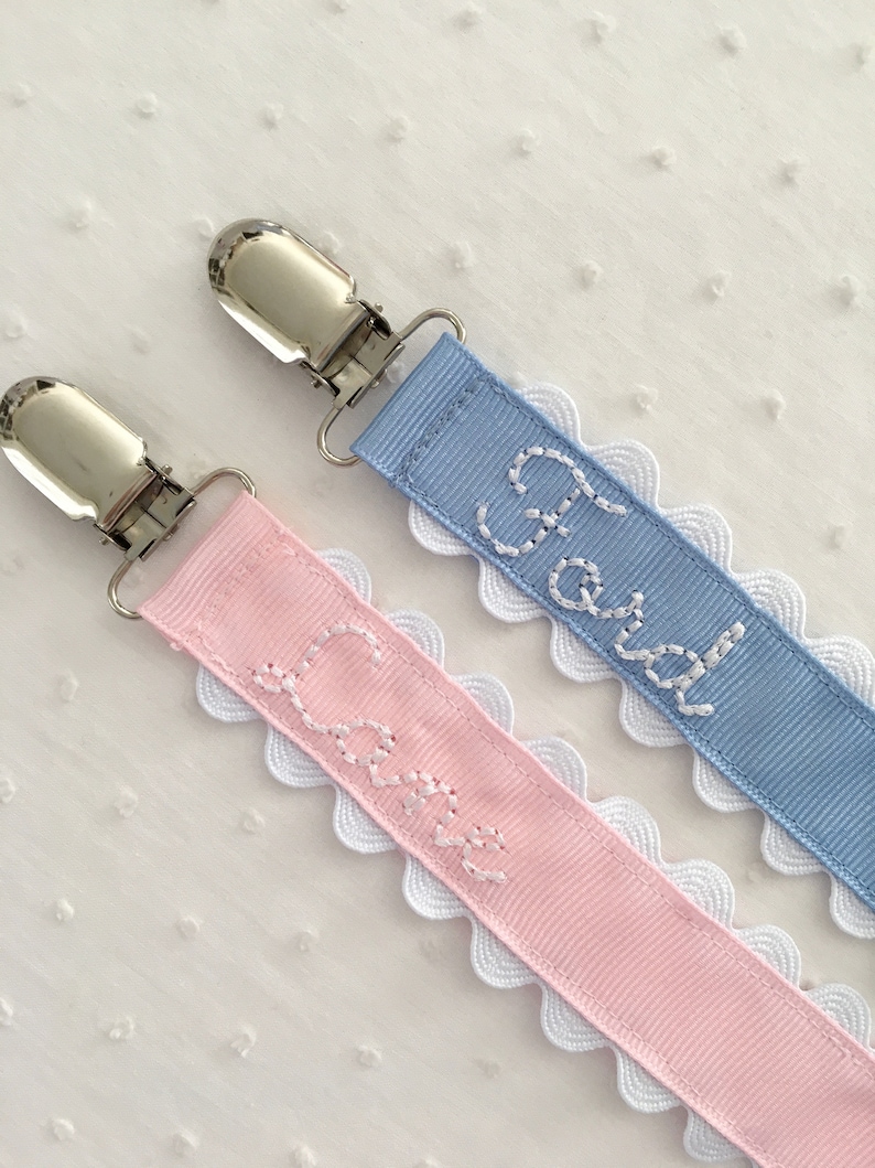 Monogrammed Pacifier Clip Holder Embroidered Name immagine 4