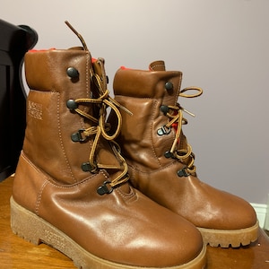 New Vintage North Star brown leather boots. Size 4