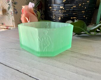 Antique New York Ramses Paris Art Deco Green Glass Powder Box Missing Lid Classic Female Nude