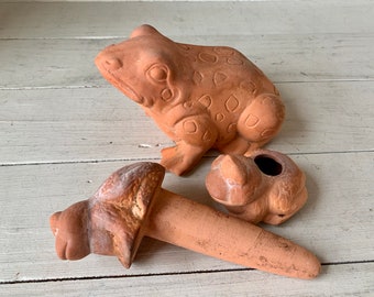 Terra Cotta Clay Frog Figurines and Pot Spike