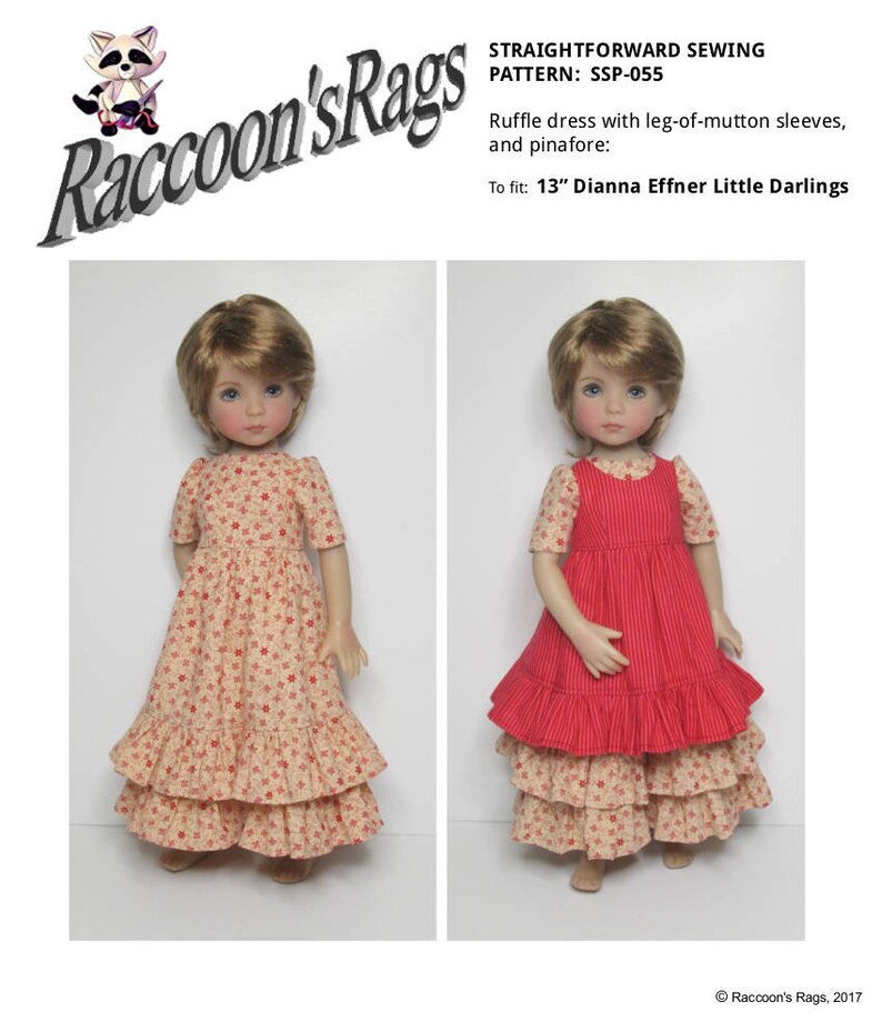 K&ouml;nnte beinhalten: Zwei Puppenkleider. Eines ist ein langes, beiges Kleid mit rotem Blumenmuster und Keulen&auml;rmeln. Das andere ist eine rote Sch&uuml;rze &uuml;ber einem beigen Kleid mit rotem Blumenmuster. Der Text lautet "Raccoon's Rags" und "STRAIGHTFORWARD SEWING PATTERN: SSP-055".