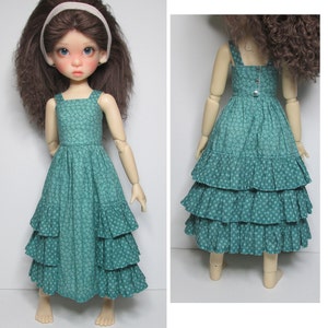 STRAIGHTFORWARD SEWING Pattern SSP-045: 2 dresses for Kaye Wiggs dolls. 43cm Mei Mei Dresses and petticoats. image 2
