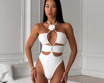 Elegant badpak met uitsnijding | Ivoorkleurige kruislingse badkleding | Bikini uit één stuk met bloemen | Wit badpak | 3D-strandkleding met bloemen