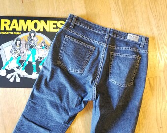 Vintage Designer 1990s Flared Grunge Jeans. Kickit by Maurice Sasson. Size 8 90s Jeans. Flared 90s Jeans. Med Wash Real Vintage Jeans 1990s