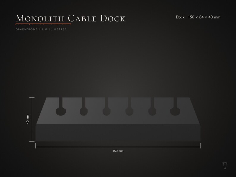 Op de afbeelding: Een donkergrijze rechthoekige Monolith Cable Dock met zes ronde kabelsleuven langs de bovenrand. De tekst luidt Monolith Cable Dock en Dock 150 x 64 x 40 mm. De afmetingen zijn aangegeven als 150 mm in lengte en 40 mm in hoogte.