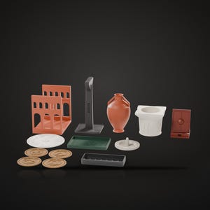 Könnte beinhalten: Eine Sammlung von Miniaturobjekten, bestehend aus einem terrakottafarbenen Torbogen, einem grauen Ständer mit der Aufschrift WERTZ, einer terrakottafarbenen Amphore, einem weißen Säulensockel, einem dunkelgrünen Tablett, einer weißen Scheibe, vier beigen Münzen und einem dunkelgrauen Tablett.