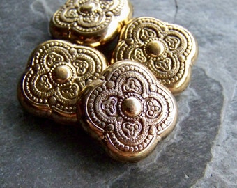 4 Vintage vergoldete metallisierte Diamant verzierte Boho-Perlen, Tribal-Perlen, geschnitzte Perlen, Stammes-Schmuck, geätzte Perle, Goldperlen, Lucite-Perlen