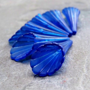 6 West German Trumpet Flower Beads, Elongated Flowers, Asymmetrical, Floral Beads, Acrylic Beads, Plastic Flower Bead Vintage, Boho Beads