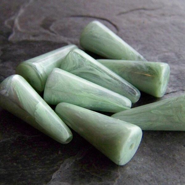 Vintage Perlen-Vintage Lucite Perlen-Vintage italienischem Marmor Mint grün weiß & grau silber Schimmer Lucite Cone Shape Bead-8 Perlen