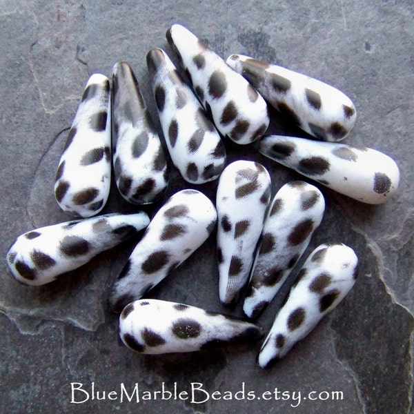 Teardrop Bead-Animal Print Beads-Dalmation-Cruela Deville-Spotted-Black and White Beads-Unique Beads-Lucite Beads-Vintage Beads-12 Beads