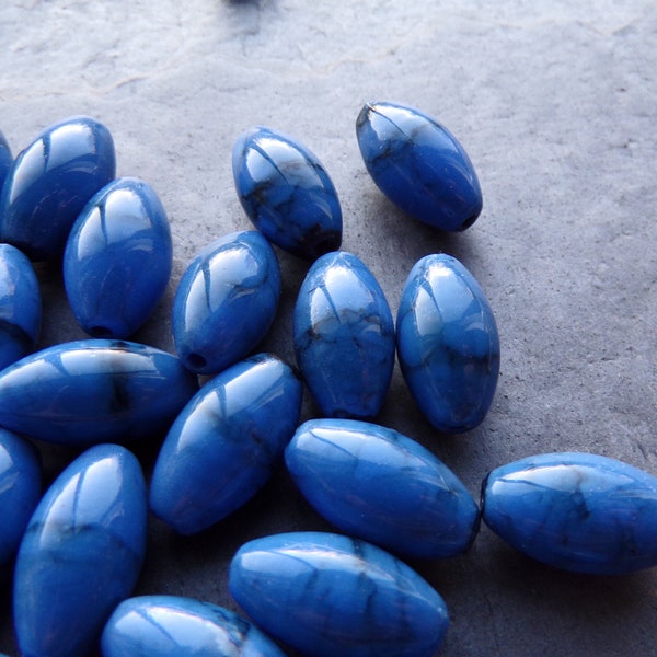 30 Vintage Blue Marble Oval Lucite Beads, 14mm, Blue Beads, Vintage Lucite Beads, Vintage Bead, Oval Bead, Boho Beads, Blue Marble Beads