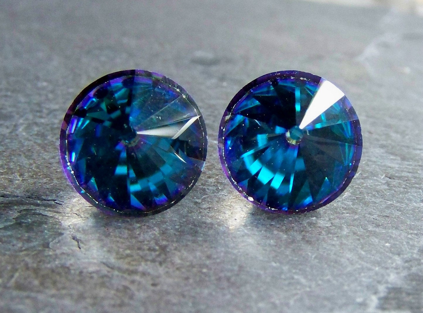 Vintage Swarovski Crystal Bermuda Blue Z Roulette Stone