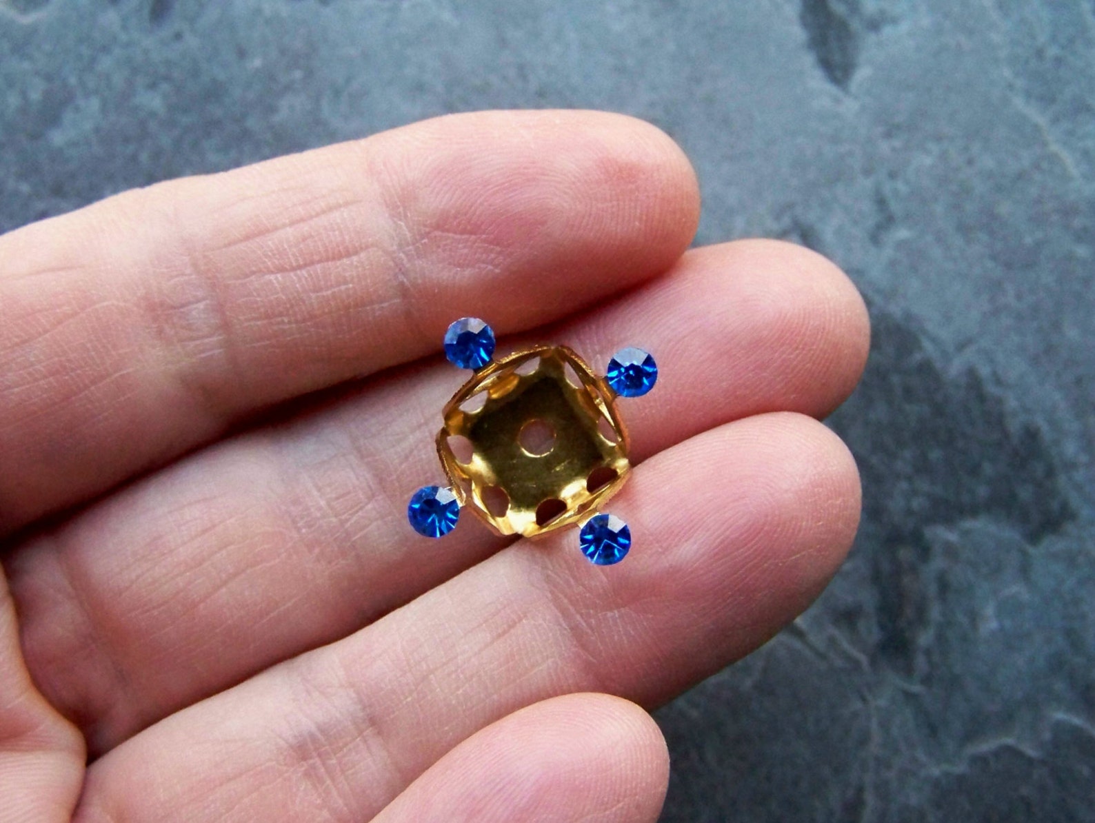8 Rare Vintage Brass Filigree Bead Cap With Rhinestone Settings, Chaton ...