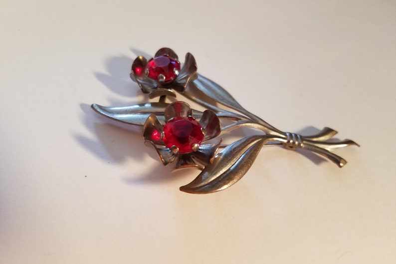 Vintage 1930/' 40/' Red Floral Brooch Spray Pin
