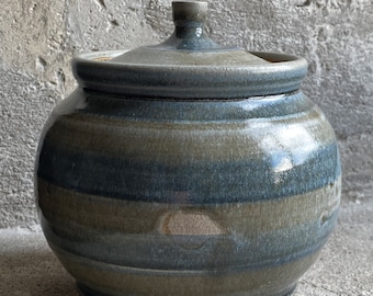 Gray Stoneware Jar (4.5 cups)