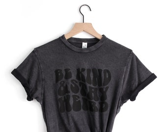 Be Kind and Stay Weird vintage black t-Shirt, Retro Lettering unisex tee, Black T-shirt, unisex tee, wavy letters tee