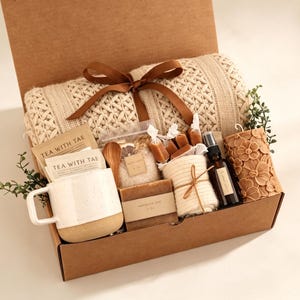 Cozy Care Package, Luxury Bridesmaid Proposal Gift Box, Self Care Spa Kit, Thank You Gift, Mom Gift Set, Blanket Gift Box