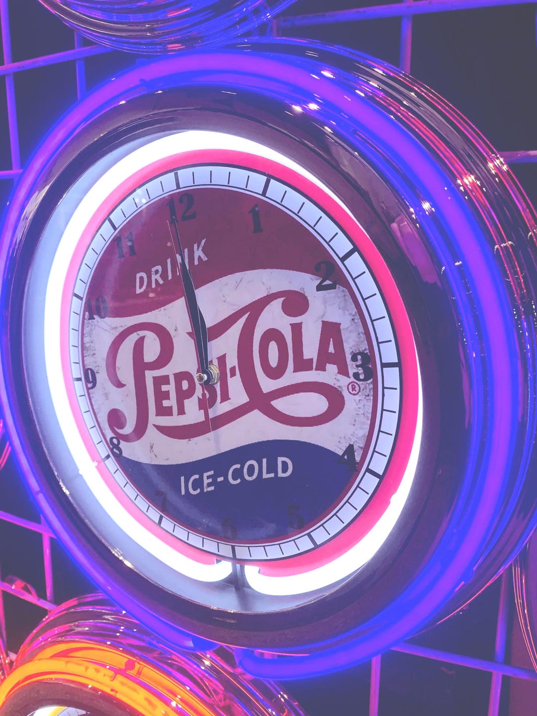 ペプシ、ペプシコーラヴィンテージスタイル16インチダブルネオン壁掛け