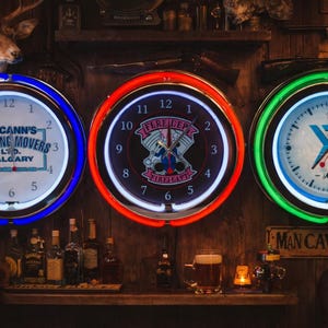 Benutzerdefinierte Neon Wanduhr 16 ”mit doppeltem Neon Personalisiert mit Ihrer Kunst, Ihrem Foto oder Logo, einzigartiges beleuchtetes Geschenk für die Hausgarage des Mannes