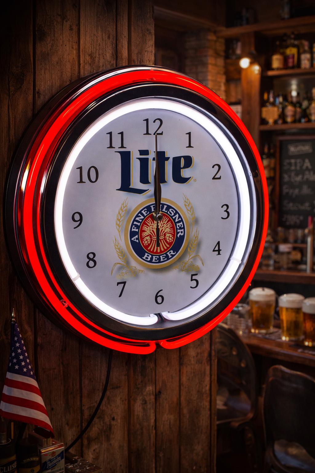 Lite Beer　　ビンテージクロック　ネオン Miller Lite Beer Neon Sign Everbrite 26” x 21” Vintage | eBay
