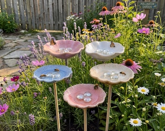 Tazza per l'acqua a forma di ape realizzata a mano / Decorazione da giardino per impollinatori / Regalo ecologico per esterni per papà