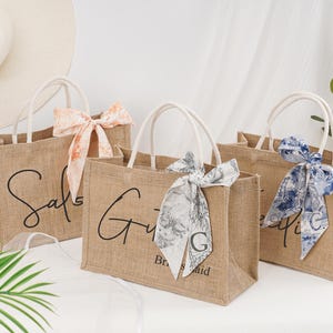 Aangepaste draagtassen jute jute, jute monogram strandtassen, aangepaste cadeautas bruidsmeisje met naamsjaal, cadeautassen vrijgezellenfeest