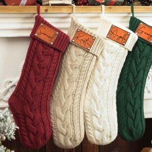 Chaussette de Noël tricotée avec écusson en cuir - 18 pouces