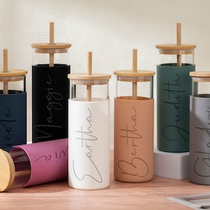 Personalized Bridesmaid Tumbler: Custom 17 oz Glass with Bamboo Lid, Bachelorette Party Gift