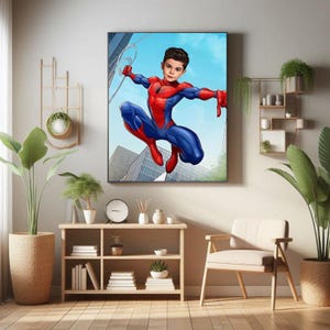 以下が含まれることがあります： 街の風景の中で空を飛ぶスパイダーマンに扮した子供のイラストが額装されています。イラストは、鮮やかな色と太い線で描かれた漫画風です。