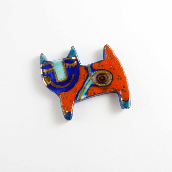 Spilla in ceramica, gatto multicolore con oro. Gatto di ceramica multi-colore e spilla d'oro.