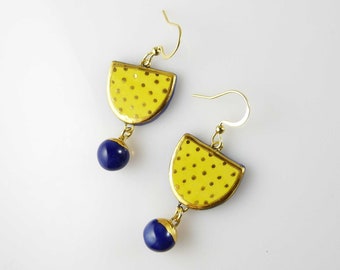 Boucles d'oreilles céramique jaune bleu points or