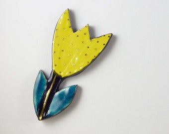 Broche céramique fleur jaune bleu turquoise vrai or points