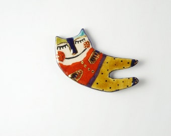 Broche céramique chat multicolore or points