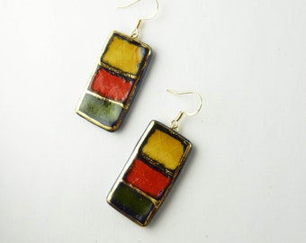 Boucles d'oreilles céramique rectangles rouge vert jaune bleu or