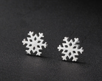 Sterlingzilveren sneeuwvlokoorknopjes | Kerstsieraden, sierlijke winterstekers, zilveren studs, perfect voor winterse stijl en vakantiecadeaus