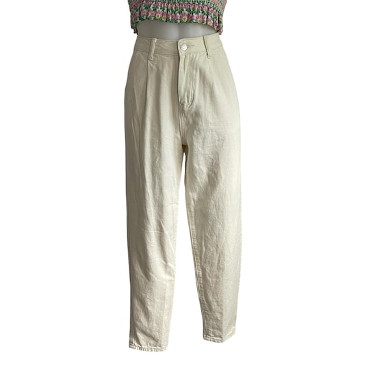 Vintage Butter Yellow Tapered High-Waist Denim Pants. Plain Cream High-Waisted Pants. Pleated High Waisted Jeans. 80s. 90s. Y2K.