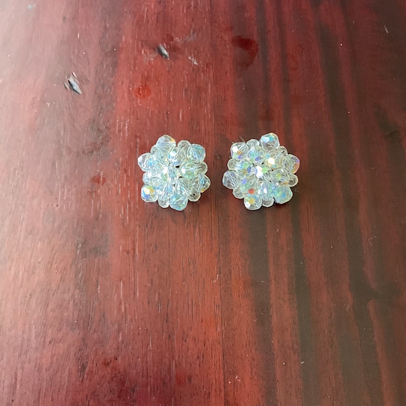 Vintage Crystal Bead Cluster Clip-On Earrings. Translucent Iridescent Earrings. Sparkling Earrings. Silvertone Metal. Unsigned. MCM. 40s.