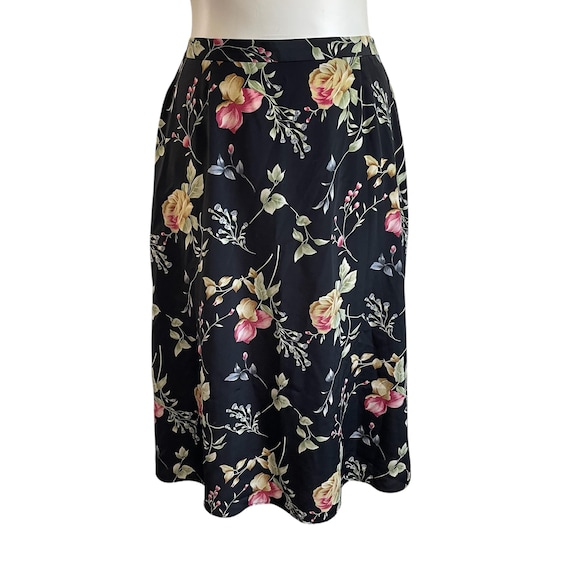 Vintage Black Garden Floral Skirt. Flower Print Plus Skirt. Womens Spring Casual Skirt. Womens Market Casual Floral SKirt. 80s. 90s. Y2K.