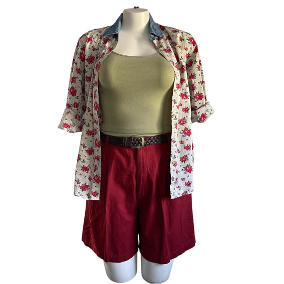 Vintage Milano Cranberry Red Linen Blend High-Waisted Shorts. Retro Red Shorts. Some Stretch. Summer. Casual. 80s. 1980s.