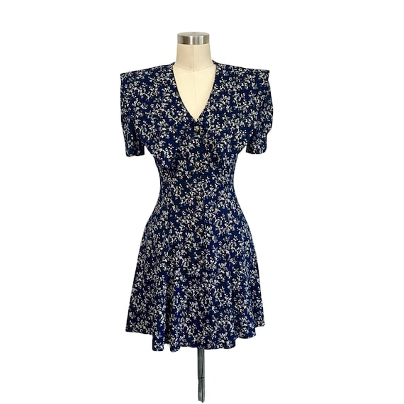 Vintage All That Jazz Dark Floral Bodycon Dress: Button-Up Dress, V-Neck Dress, Short-Sleeved Dress, Casual Dress, Autumn Dress, Cottagecore