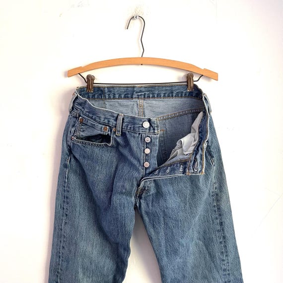 Vintage Levis 501 Dark Wash Jeans. Blue Straight Cut Denim Pants. Button Fly. 33x34. Red Tag. Straight Leg Jeans. 70s. 80s. 90s. Y2K.