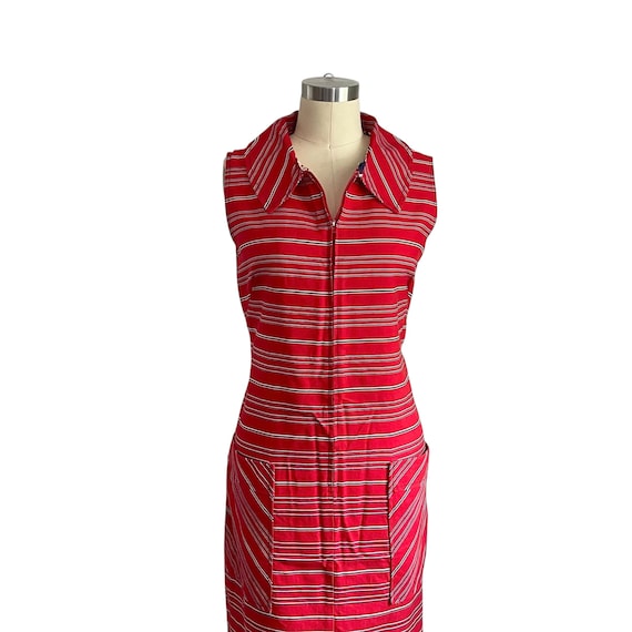 Vintage 60s Mod Striped Dress: Red Cotton Shift Dress, Pointy Collars, Zip Front, Sleeveless.