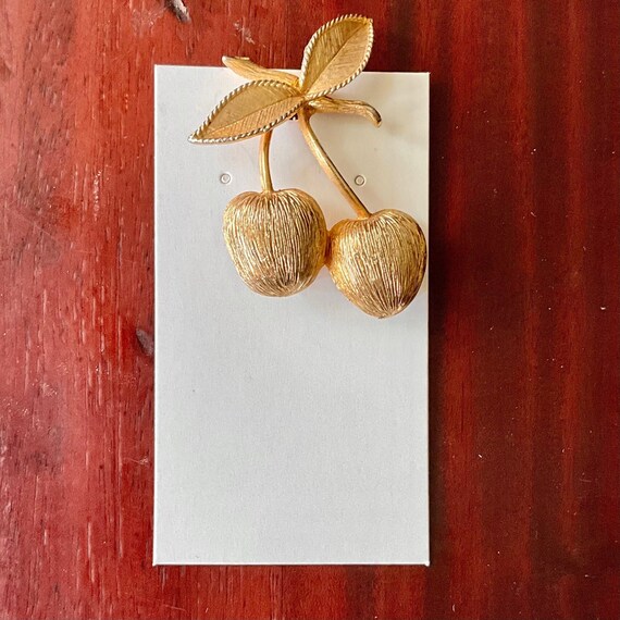 Vintage Sarah Coventry Golden Cherry Brooch Pin. Filigree Gold Tone Fruit Jewelry. Metallic Summer Cherry Brooch Pin. Cute Brushed Cherries.