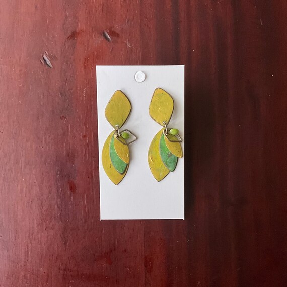 Vintage Dangle Drop Earrings. Multi-Layered Post Earrings. Lemon Yellow. Lime Green. Green Stone. Mod Style. Painted Metal. 60s 70s. 80s.