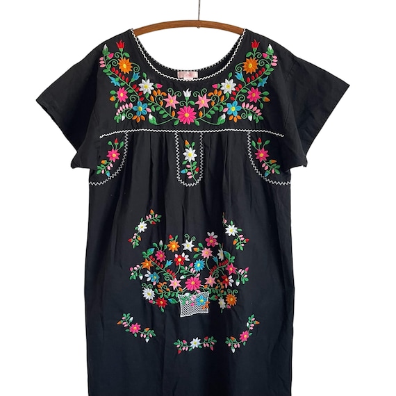 Vintage Unik Traditional Floral Mexican Midi Dress. Hippie Boho Embroidered Flower Dress. Embroidered Flowers. Spanish. 90s. Y2K. Midi Dress